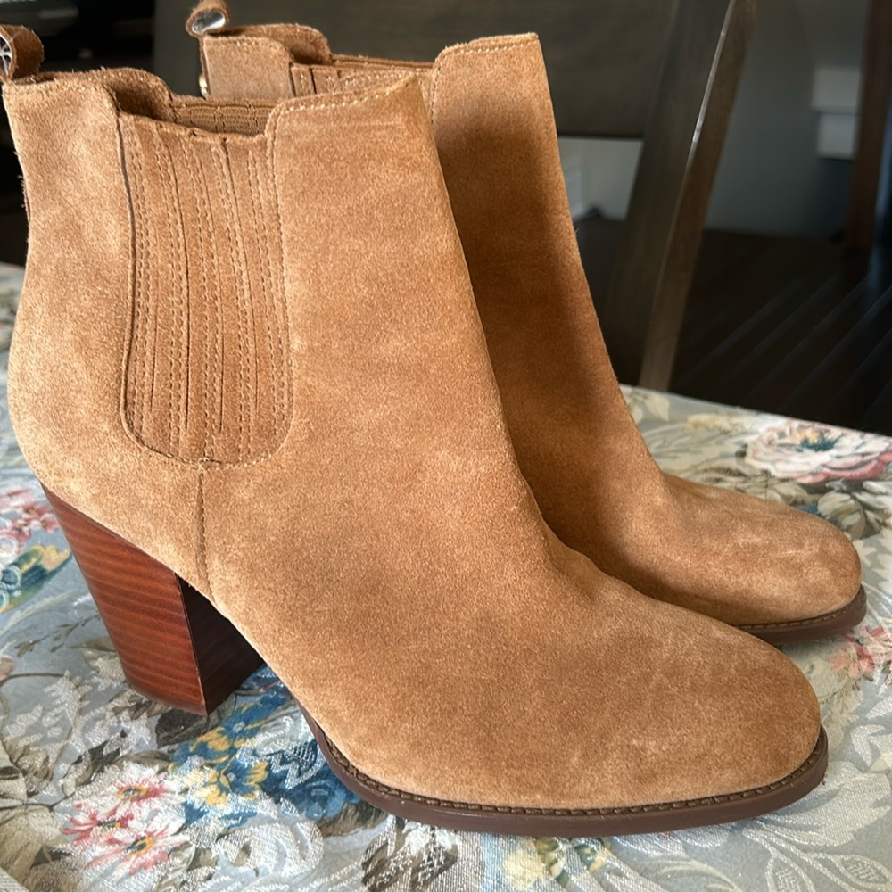 Heeled boots